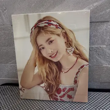 미개봉 TWICE 다현 캠퍼스 포스터