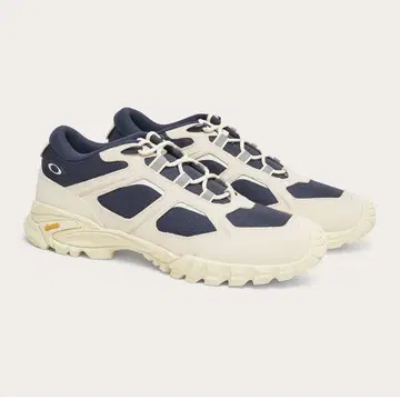 Oakley SIERRA TERRAIN