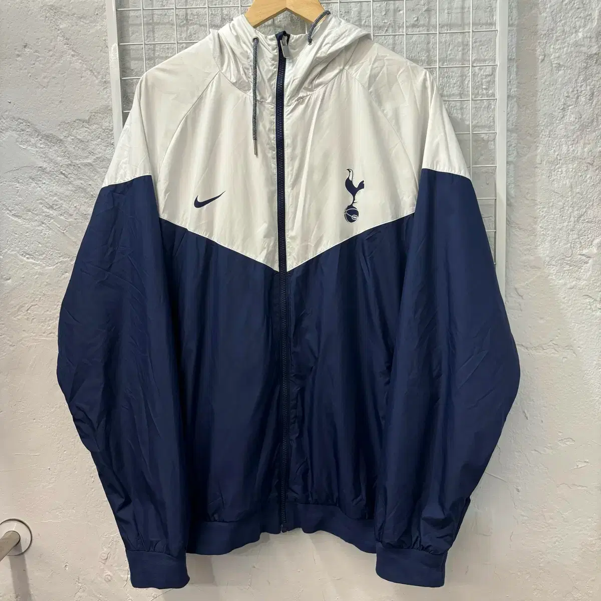 トッテナム ジャケット トッテナム 25-26 ウインドランナー アノラックジャケット (ブラック