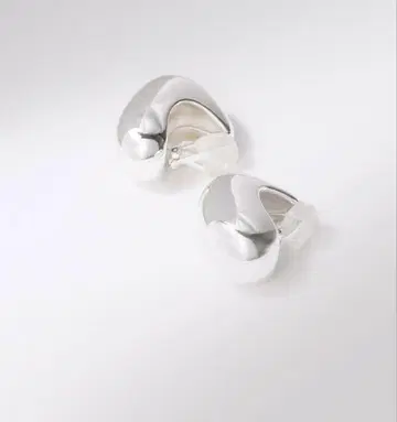 CELERI C CLIP ON EARRING
