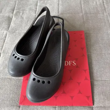 crocs 스트랩 샌들 미사용품!