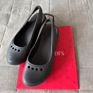 crocs 스트랩 샌들 미사용품!