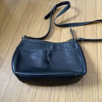 키소라 천연 가죽 블랙 숄더백