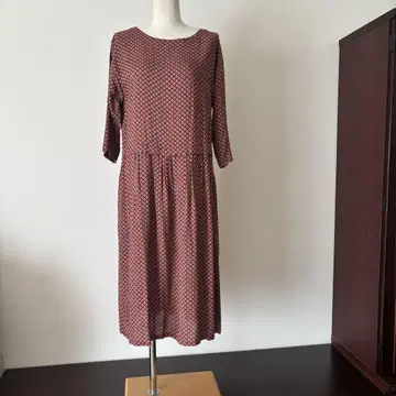 빨간색 계열 패턴 7부 소매 원피스