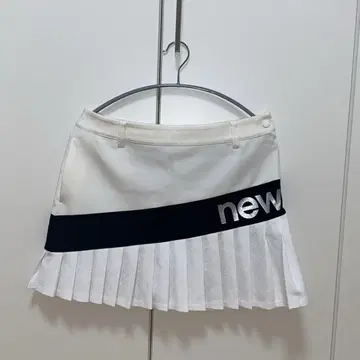 new balance 플리츠 스커트 화이트