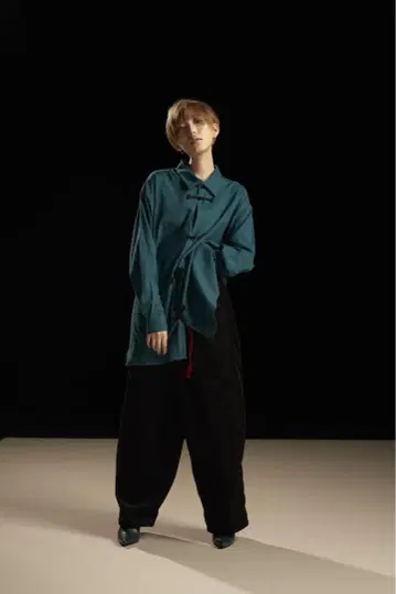 0658 희곡 CHINA SHIRT Black