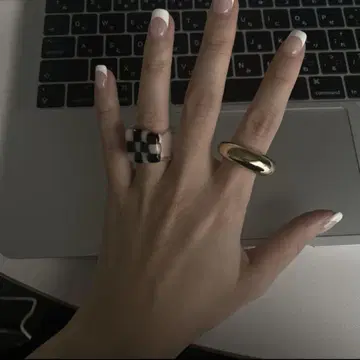 yurika akutsu checker glass ring
