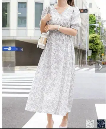 꽃무늬 맥시 원피스 화이트 계열