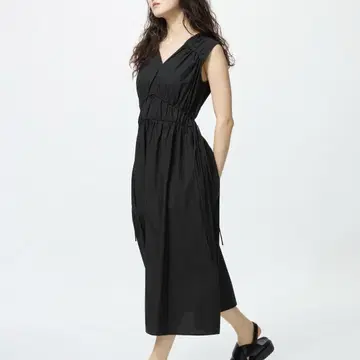 [거의 새 상품] UNIQLO.C 개더 원피스