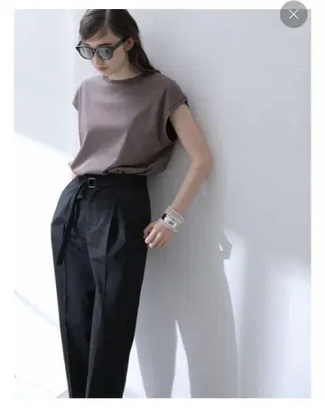 라 토탈리테 이번 시즌 접촉 냉감 프렌치 티셔츠