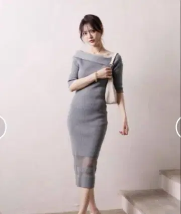 [립 서비스] 시어 헴 보더 슬림 니트 원피스