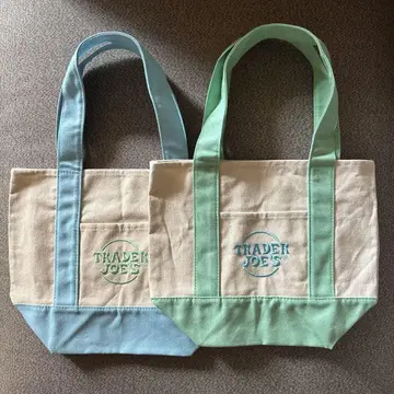 [미사용 새상품] 2025년 TRADER JOE'S 토트백 2개 세트