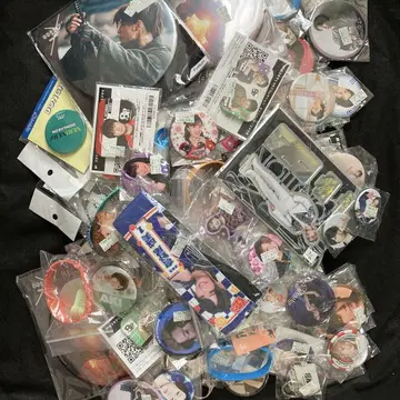 아이돌 성우 논장르 굿즈 150개 이상 대량 묶음 판매