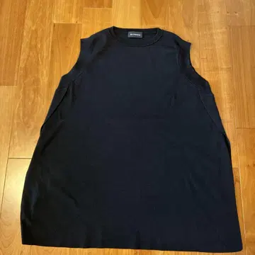BLENHEIM 블랙 슬리브리스 니트