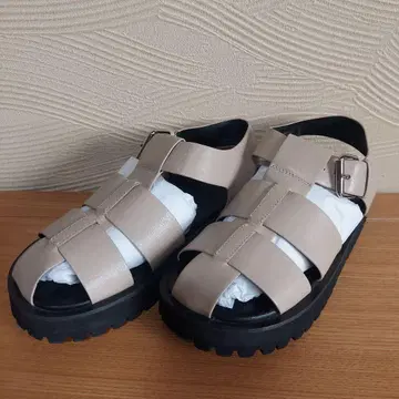 Mila Owen 구르카 샌들 22.5cm