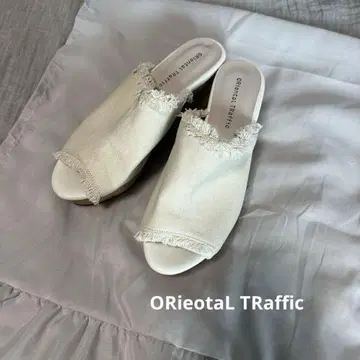 ORieotaL TRaffic 샌들
