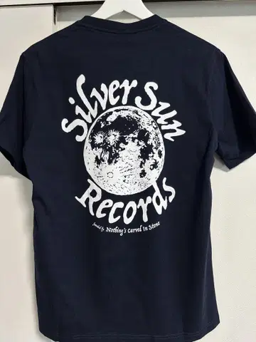 Nothing's Carved In Stone 나스 티셔츠