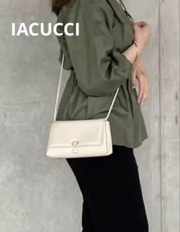 이아쿠치 아바 월렛 숄더