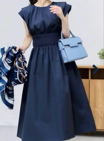 MARONENONFEE 마론에논피 셔링 개더 원피스