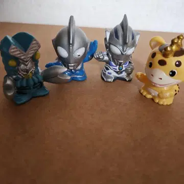 울트라맨 피규어 4체 세트 손가락 인형