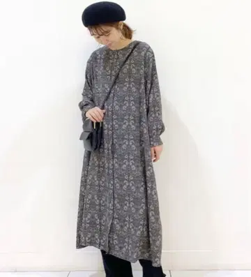 studio CLIP 더블 프론트 원피스 앤티크 플라워