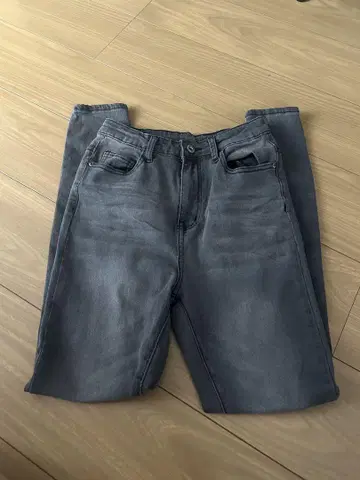 그레이 스키니 데님 팬츠