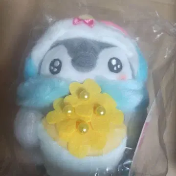 코우펜짱 x 산리오 너를 지켜보는 데스크탑 봉제 인형 (턱시도샘)