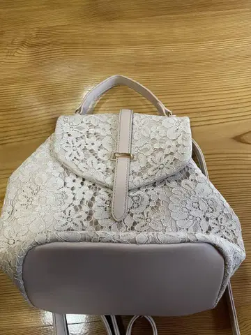 아이보리 레이스 백팩