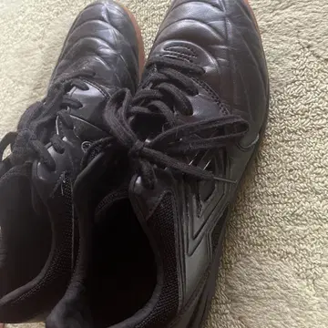 풋살화 27cm 엄브로 축구 실내용