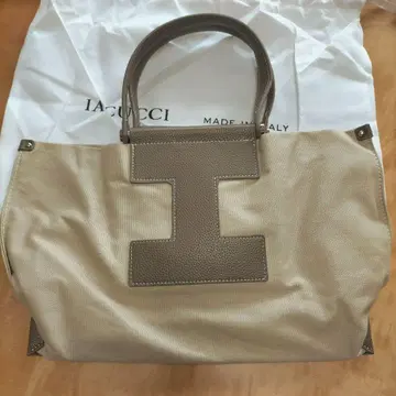 이아쿠치 베이지 토트백