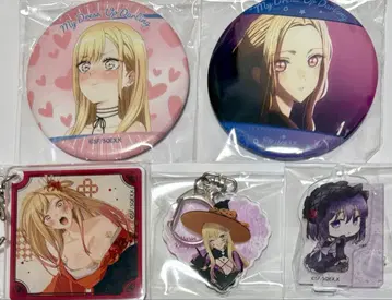 그 옷 갈아입히는 인형은 사랑을 한다 키타가와 마린 캔뱃지 아크릴 키링