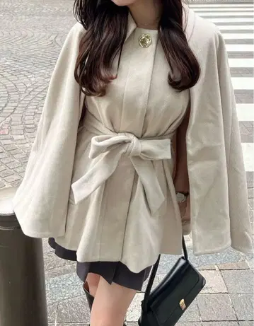 베이지 리본 케이프 코트