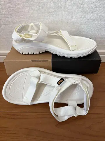TEVA 화이트 스포츠 샌들 HURRICANE 허리케인