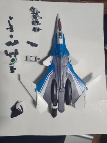 마크로스 델타 1/72 VF31 지크프리트 하야테 기 정크