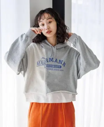 niko and - 크롭 맨투맨 M