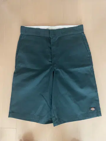 Dickies 다크 그린 하프 팬츠 34인치