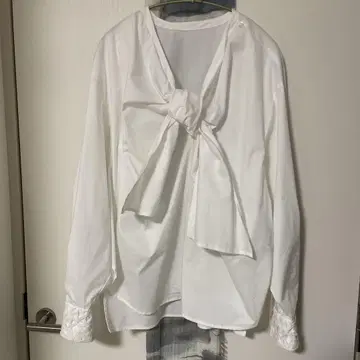 lalli a mu 리본 포함 화이트 긴팔 셔츠