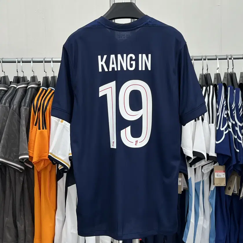 パリ・サンジェルマン LEE KANG IN 19 オーセンティック 2023-24 Paris Saint-Germain Authentic Home Shirt Lee Kang In
