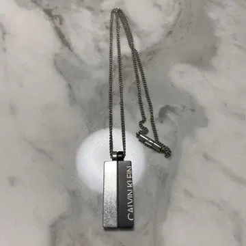 CALVIN KLEIN 목걸이 투톤 플레이트