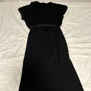 바이컬러 엠보 자카드 컷 풀오버/플레어 스커트