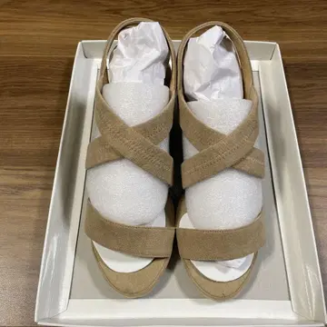 베이지 스웨이드 크로스 스트랩 샌들 22.5cm