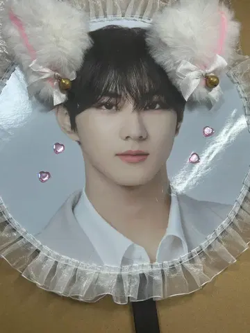 고양이 귀 달린 아이돌 부채