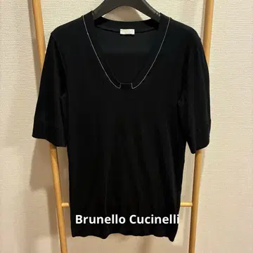 쿠치넬리 V넥 티셔츠 반팔