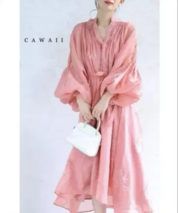 [ cawaii ] A라인 실루엣 자수 베일 원피스