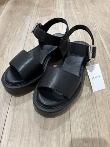렙심 LEPSIM 아츠조코 샌들 M