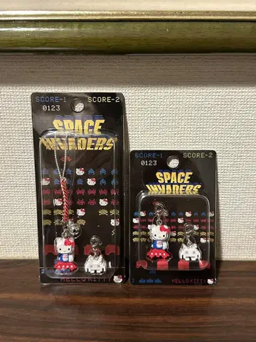 [새상품] 키티 스트랩 스페이스 인베이더 2개 세트