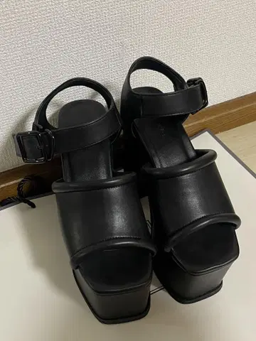 EMODA 통굽 샌들 M 사이즈