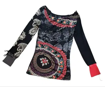 desigual 데시구알 화려한 티셔츠 사이즈 M 컨디션 최상