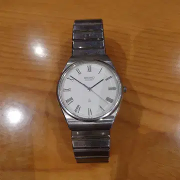 SEIKO 씨걸 6030-7070 쿼츠 손목시계