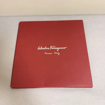 살바토레 페라가모 스카프 (새상품급)